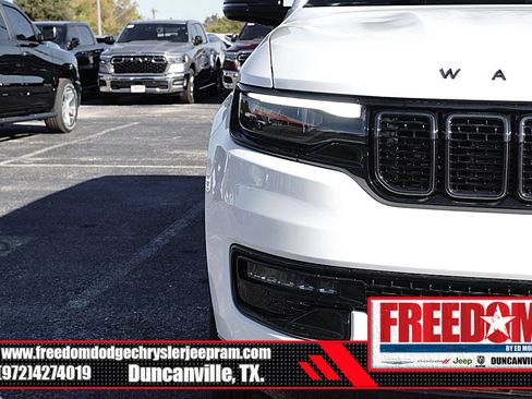 New 2025 Jeep Wagoneer L Series II w/ Premium Group I image 43