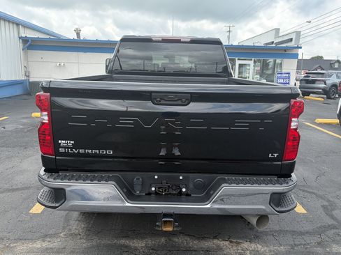 Used 2024 Chevrolet Silverado 2500 LT AWD/4WD image 4