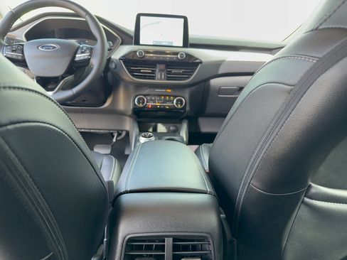 Certified 2022 Ford Escape SEL image 31