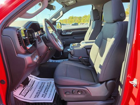 New 2026 GMC Sierra 1500 SLE image 9