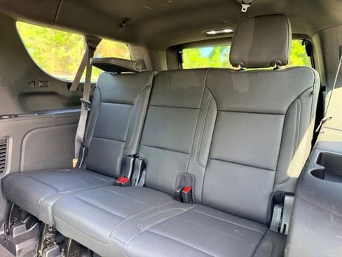 Used 2022 Chevrolet Suburban LT w/ Luxury Package AWD/4WD image 28