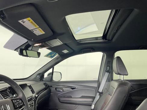 Certified 2024 Honda Ridgeline Black Edition image 11