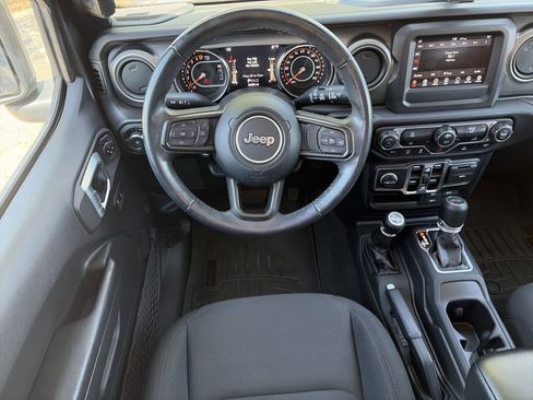 Used 2022 Jeep Wrangler Unlimited Sport image 15