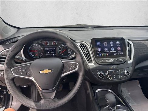 Used 2025 Chevrolet Malibu LT FWD image 12