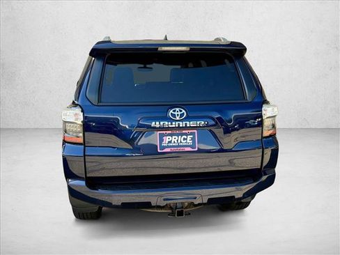 Used 2018 Toyota 4Runner SR5 Premium AWD/4WD image 3