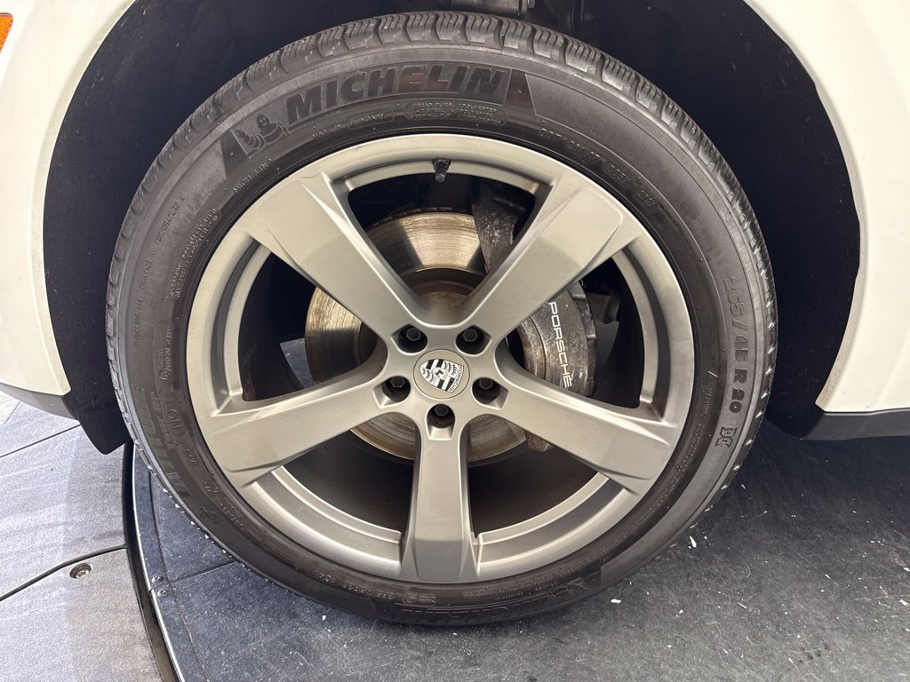 Certified 2024 Porsche Macan AWD/4WD image 12