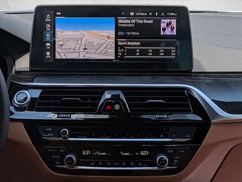 Used 2023 BMW 530e xDrive w/ Premium Package AWD/4WD image 15