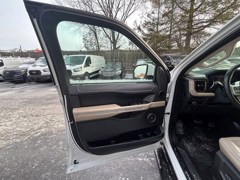 Used 2024 Ford Expedition Max Limited image 12