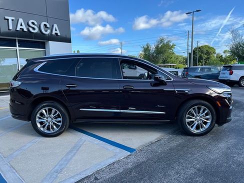 Used 2023 Buick Enclave Avenir w/ Avenir Technology Package FWD image 8