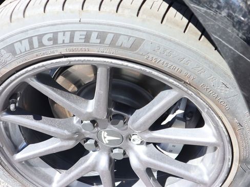 Used 2019 Tesla Model 3 Standard Range RWD image 32