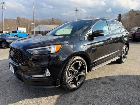 Used 2020 Ford Edge ST w/ Cold Weather Package image 4