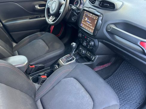 Used 2023 Jeep Renegade Trailhawk AWD/4WD image 15
