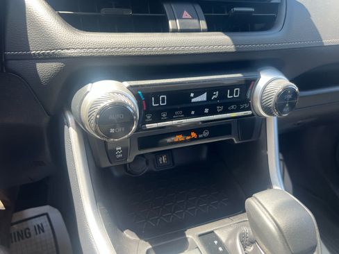 Used 2025 Toyota RAV4 LE AWD/4WD image 19