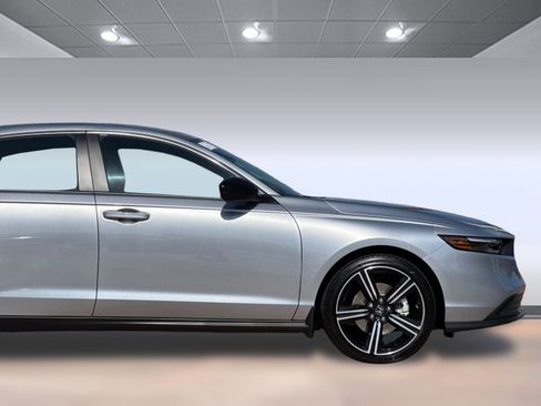 Used 2025 Honda Accord Sport image 33