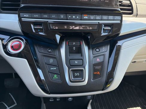Used 2025 Honda Odyssey Touring image 25