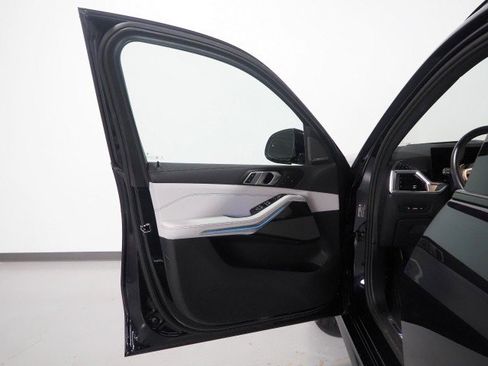 Used 2026 BMW X5 sDrive40i w/ Executive Package RWD image 67
