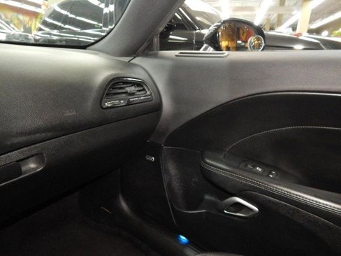 Used 2017 Dodge Challenger SXT Plus image 27