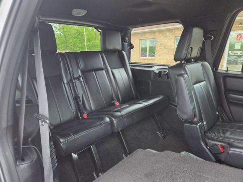 Used 2017 Ford Expedition Limited w/ Equipment Group 301A AWD/4WD image 17