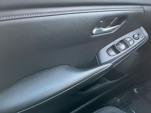 Used 2025 Nissan Sentra SV image 18
