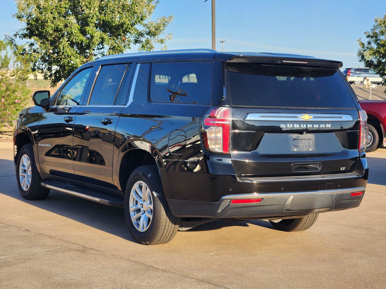 Used 2024 Chevrolet Suburban LT AWD/4WD image 5