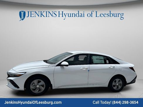 New 2026 Hyundai Elantra SE FWD image 10