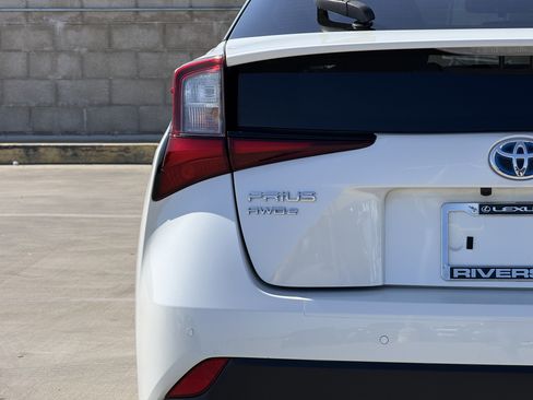 Used 2021 Toyota Prius LE w/ Carpet Mat Package (TMS) AWD/4WD image 14