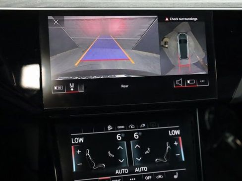 Used 2021 Audi e-tron Premium w/ Convenience Plus Package image 18