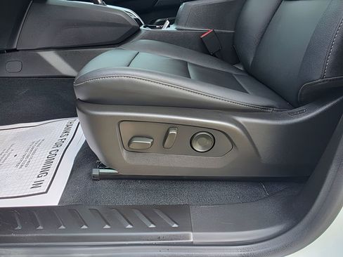 Used 2024 Chevrolet Colorado LT w/ LT Convenience Package III image 15