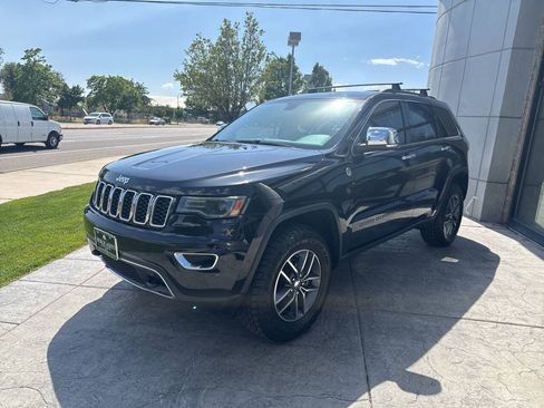 Used 2018 Jeep Grand Cherokee Limited w/ Luxury Group II AWD/4WD image 3