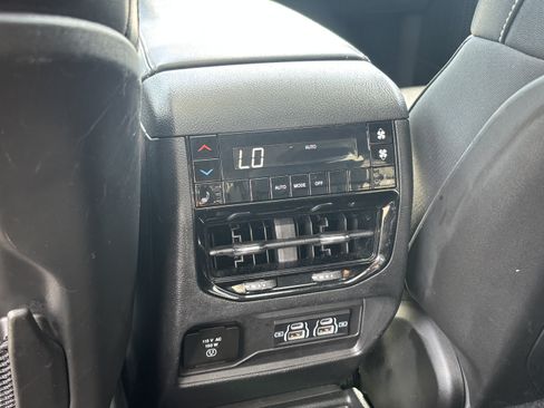 Used 2023 Jeep Grand Cherokee L Limited RWD image 25