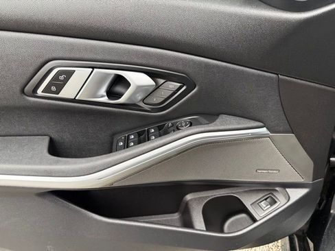 Used 2021 BMW 330i xDrive Sedan w/ Convenience Package image 17