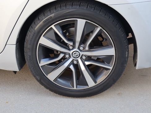 Used 2020 Nissan Maxima 3.5 SV w/ Floor Mat Group FWD image 25