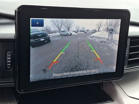 Certified 2022 Ford Explorer XLT image 4