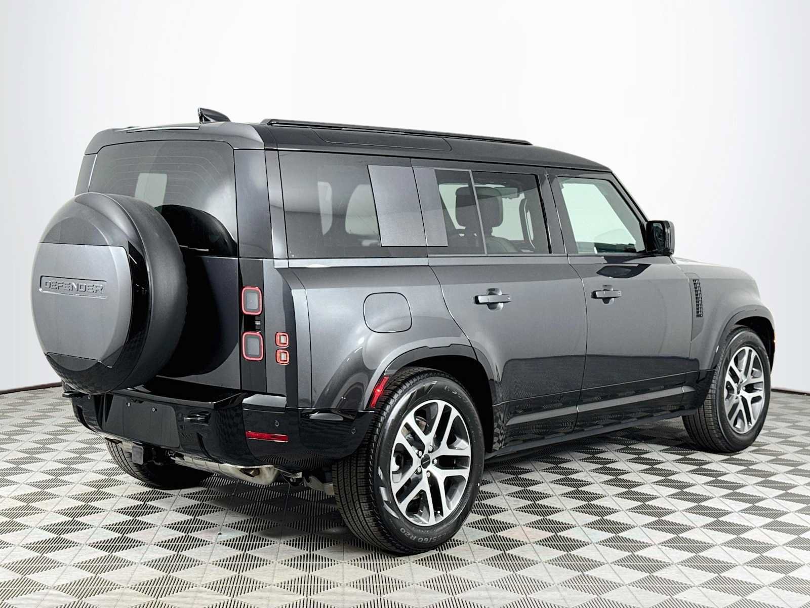 New 2026 Land Rover Defender 110 X-Dynamic SE AWD/4WD image 5