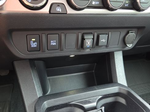 Certified 2023 Toyota Tacoma SR5 w/ Technology Package image 27