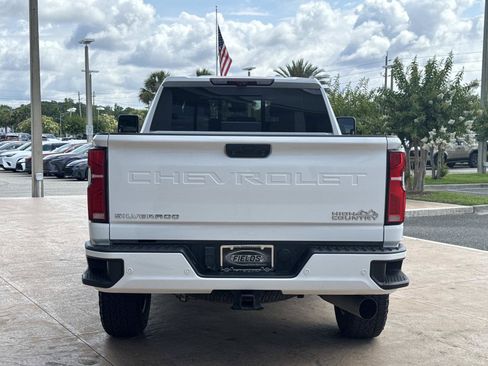 Used 2024 Chevrolet Silverado 2500 High Country w/ Technology Package AWD/4WD image 4