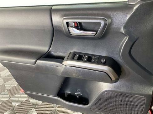Used 2021 Toyota Tacoma TRD Sport w/ Technology Package AWD/4WD image 20