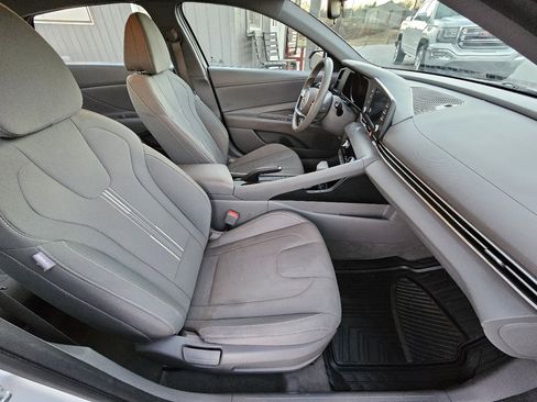 Used 2022 Hyundai Elantra SEL image 31
