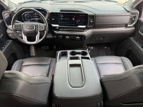 Used 2025 GMC Sierra 1500 SLT AWD/4WD image 11