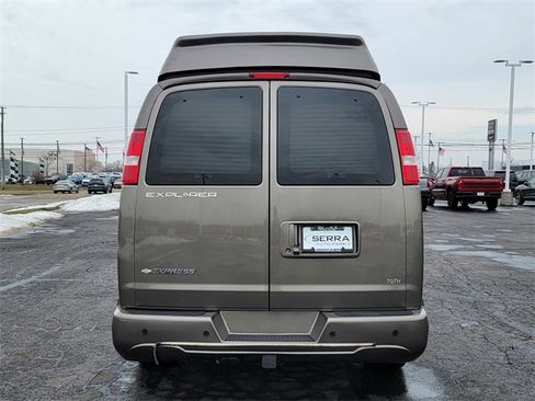 Used 2023 Chevrolet Express 2500 image 4