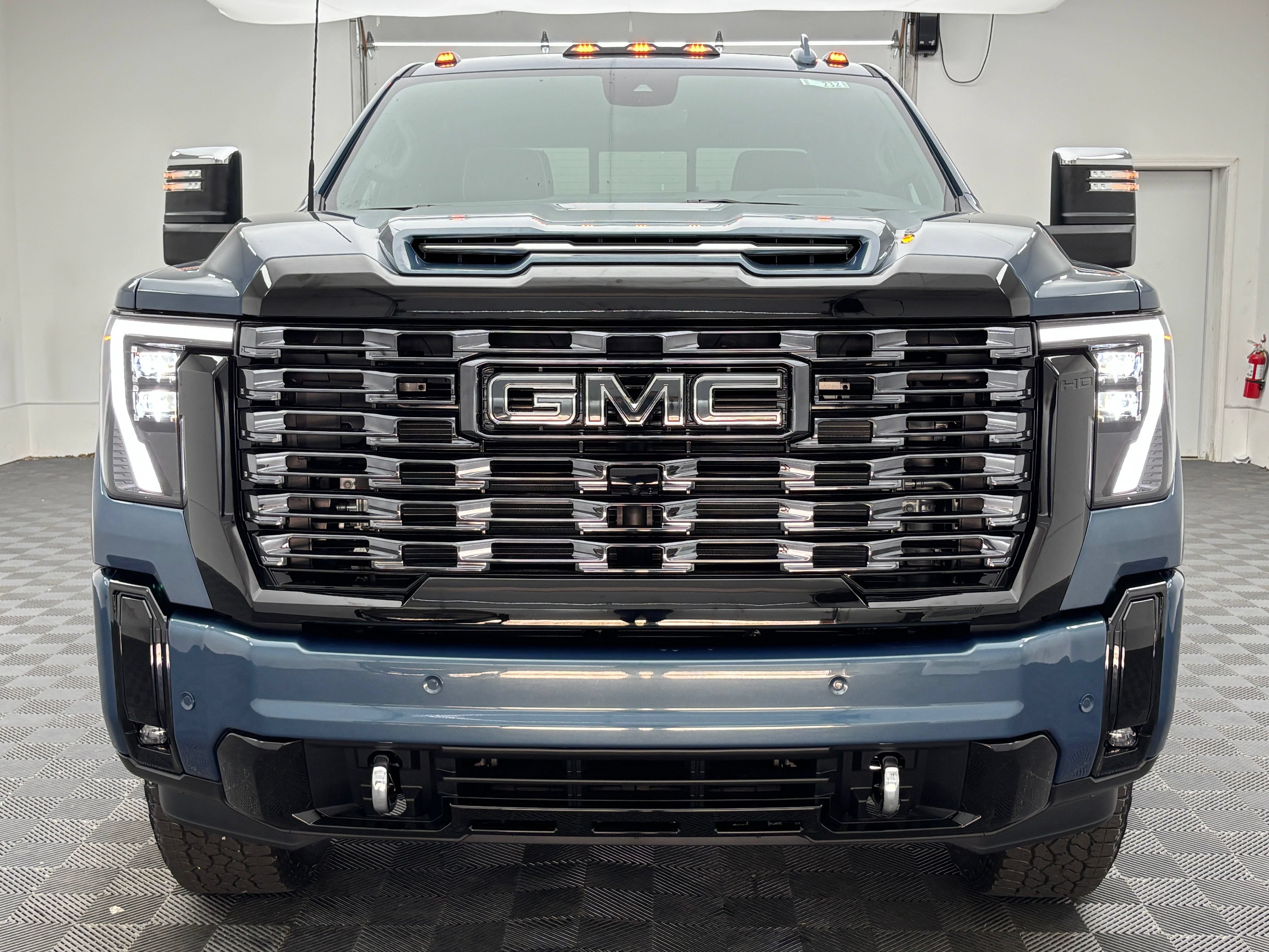 New 2026 GMC Sierra 2500 Denali Ultimate AWD/4WD image 17