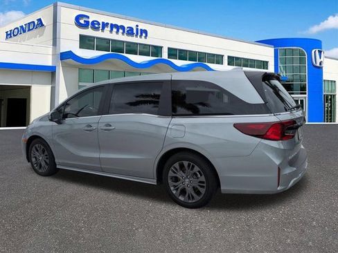 Certified 2025 Honda Odyssey Touring image 7