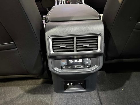 New 2026 Volkswagen Atlas SEL AWD/4WD image 18