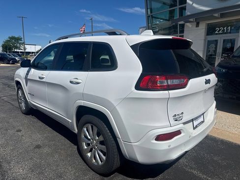 Used 2018 Jeep Cherokee Overland AWD/4WD image 4