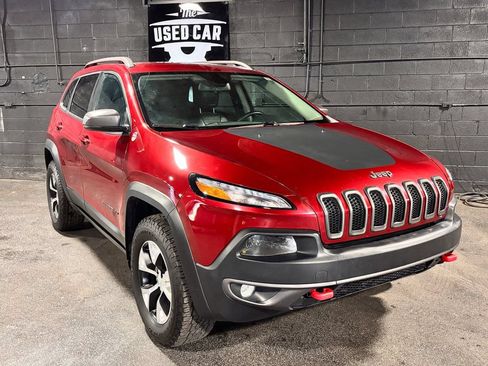 Used 2016 Jeep Cherokee Trailhawk w/ Leather Interior Group AWD/4WD image 9