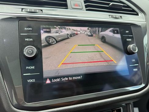 Used 2020 Volkswagen Tiguan SE image 15