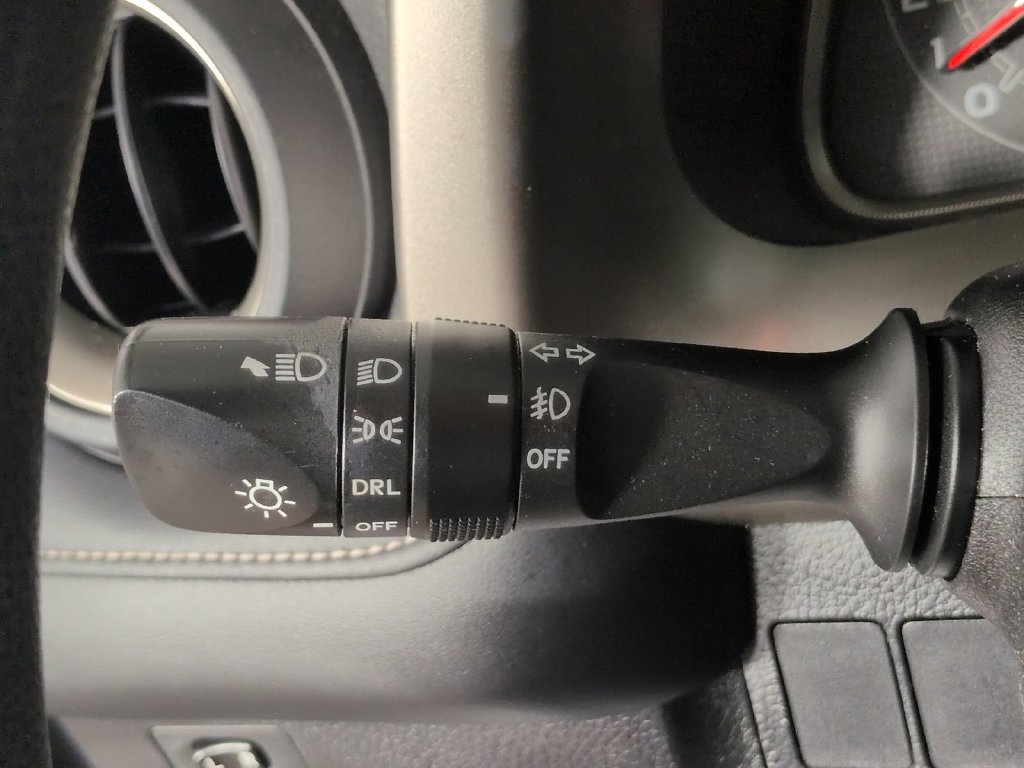 Used 2015 Toyota RAV4 XLE FWD image 38
