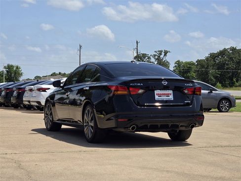 Used 2019 Nissan Altima 2.0 Edition One image 4