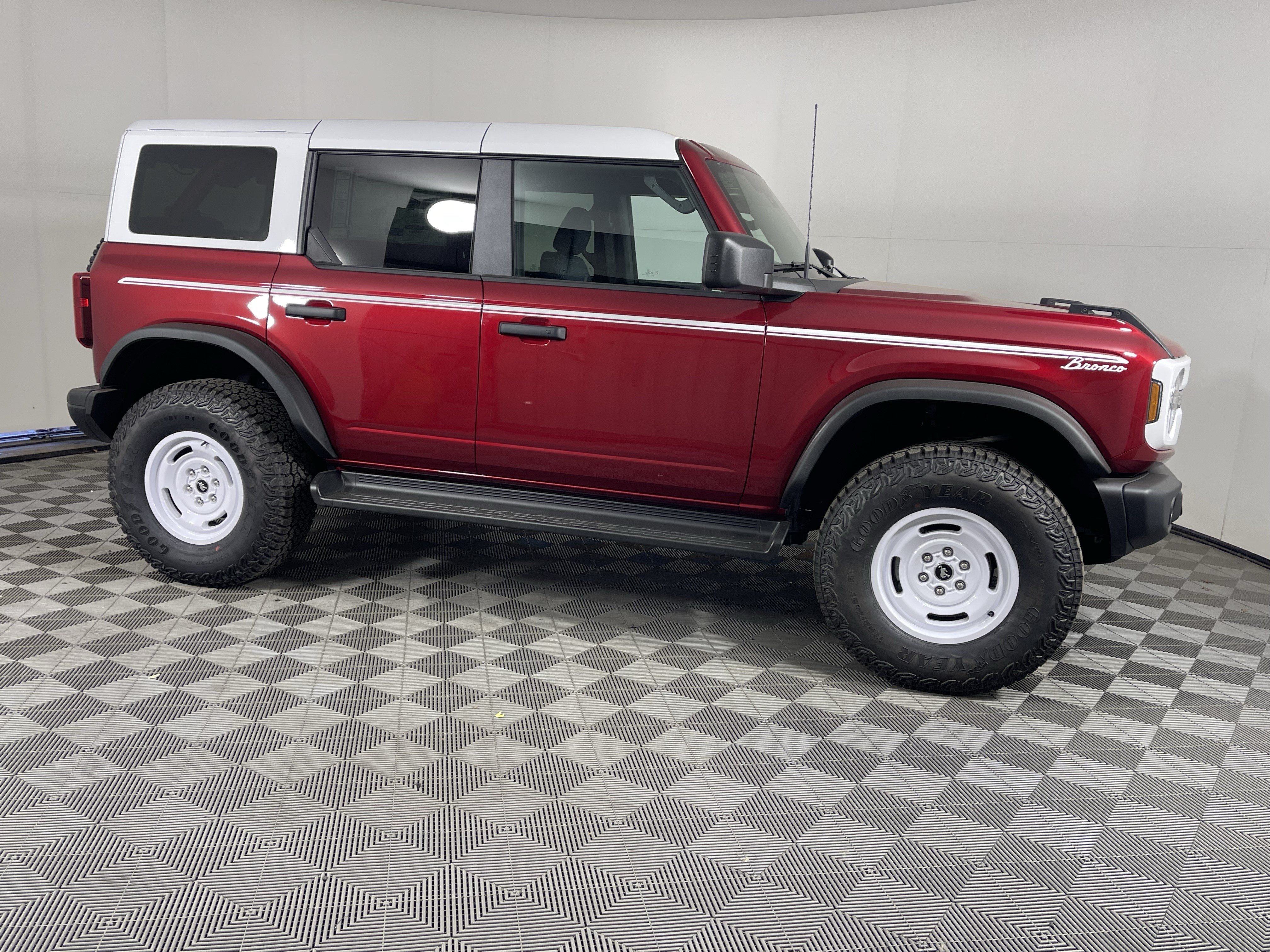 New 2026 Ford Bronco Heritage Edition AWD/4WD image 7