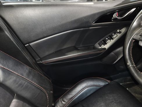 Used 2014 MAZDA MAZDA3 s Touring FWD image 32